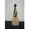 MUJER AFRICANA CON COLGANTE BISUTERIA CHARRA